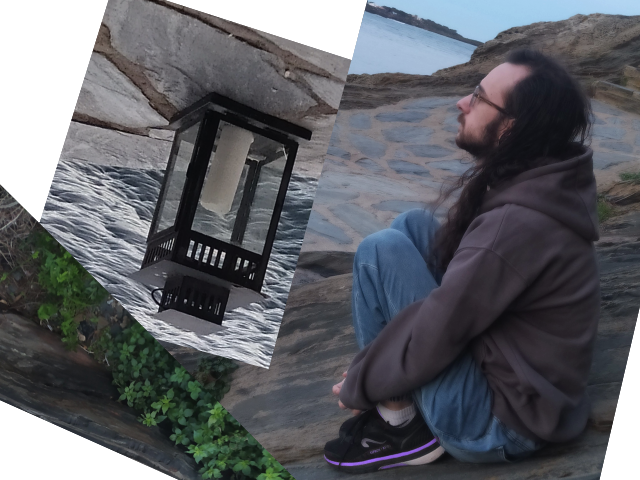 Montaje con várias fotografías; predomina Mario Sánchez sentado con las piernas recogidas sobre un suelo rocoso, mirando al mar.